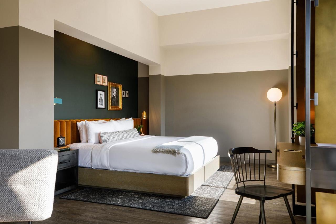 Cyrus Hotel, Topeka, A Tribute Portfolio Hotel Экстерьер фото