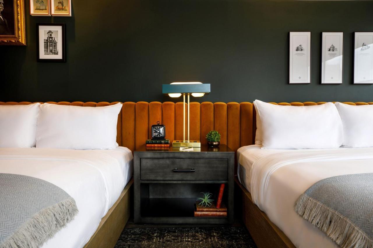 Cyrus Hotel, Topeka, A Tribute Portfolio Hotel Экстерьер фото