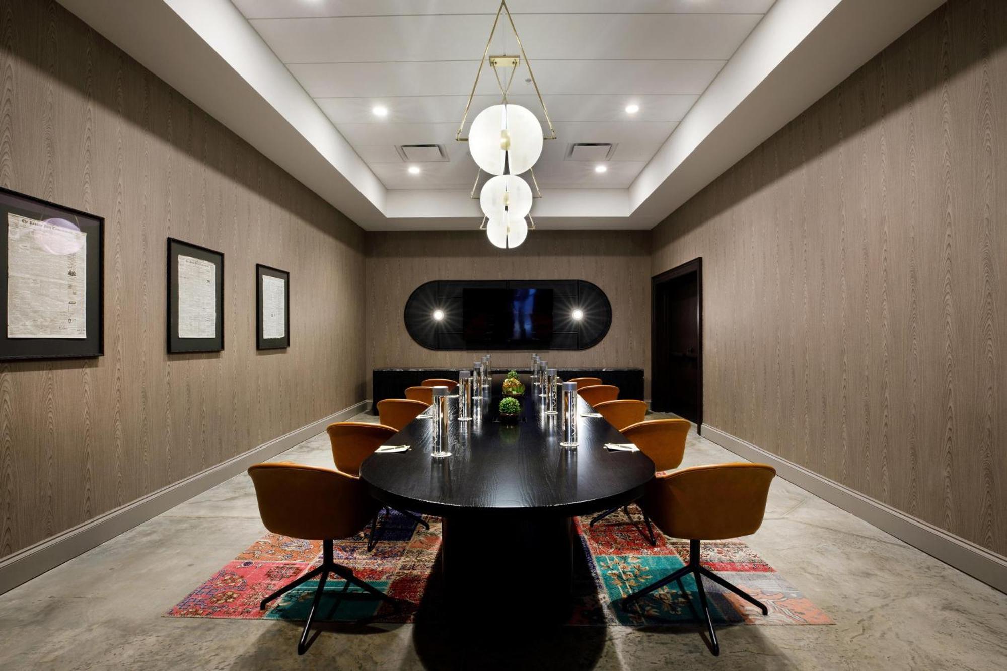 Cyrus Hotel, Topeka, A Tribute Portfolio Hotel Экстерьер фото