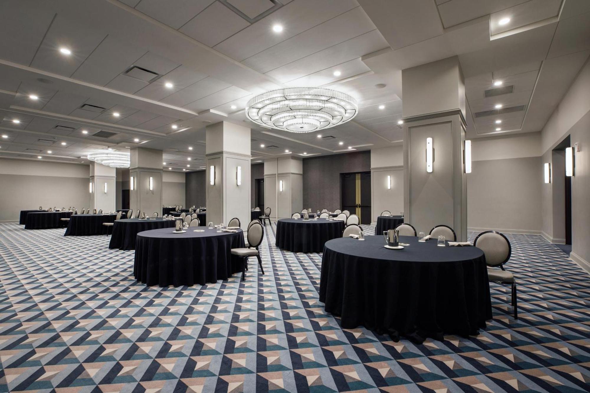 Cyrus Hotel, Topeka, A Tribute Portfolio Hotel Экстерьер фото
